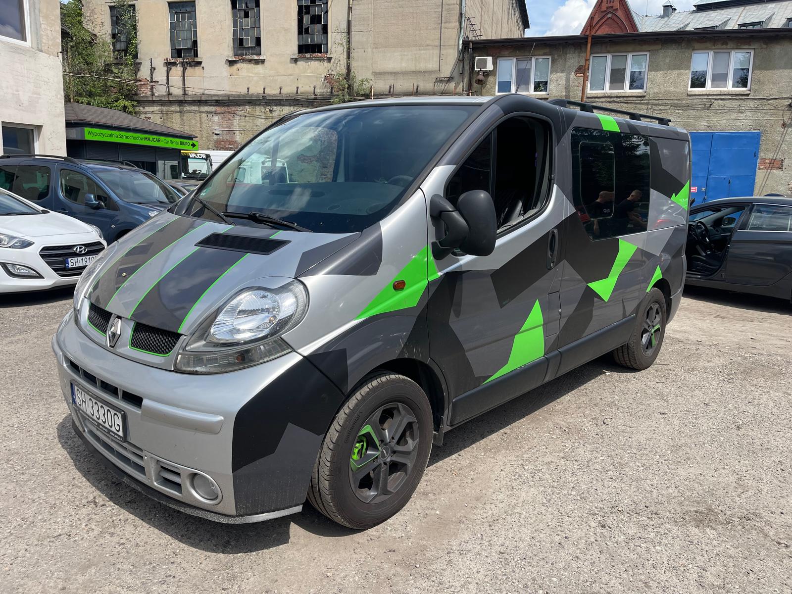 RENAULT TRAFIC 7-OSOBOWY + HAK 